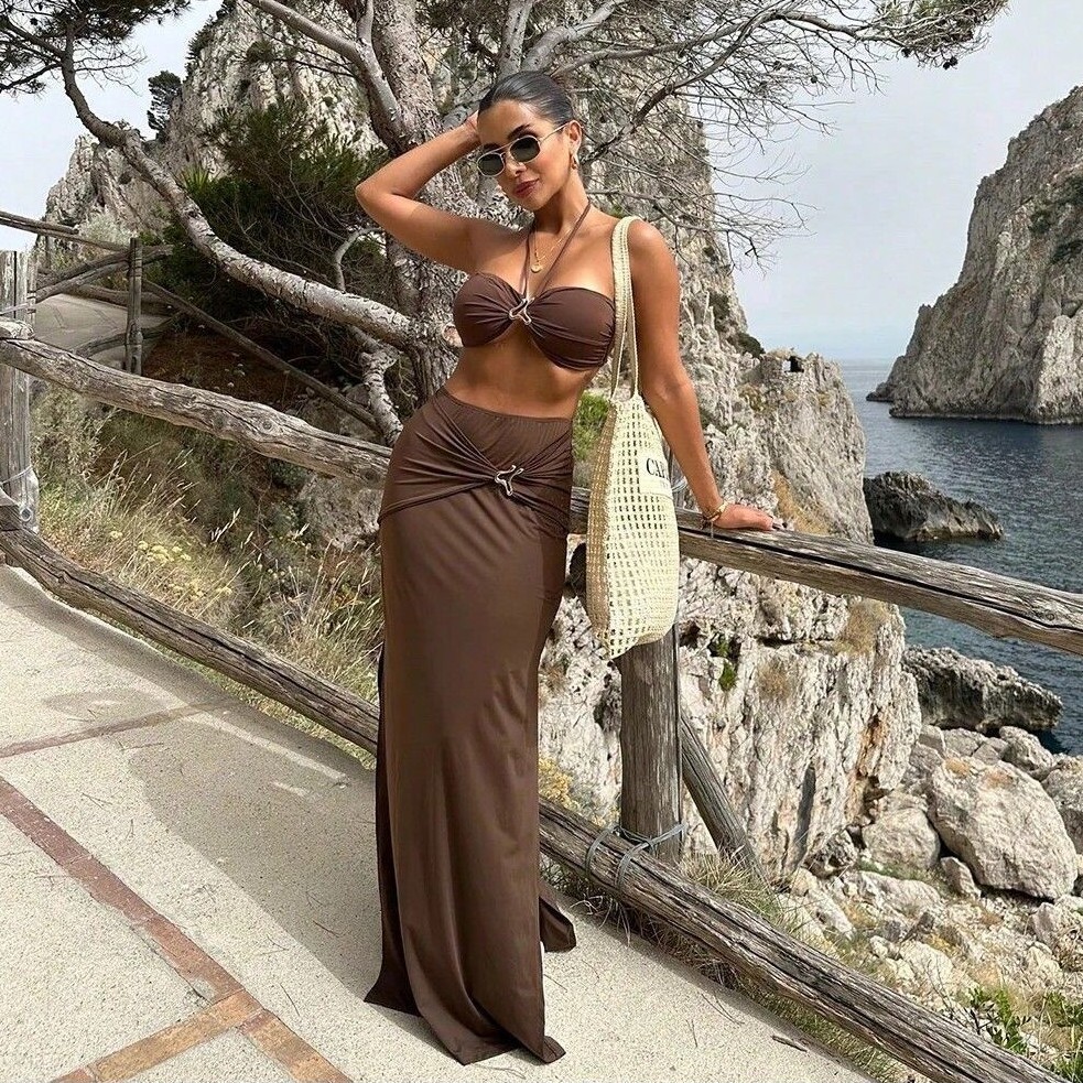 Swimwear - ชุดว่ายน้ำทูพีซแบบแทงกินี่สำหรับผู้หญิง สายคล้องคอ ไร้แขน เอวสูง ด้านหน้าแบบรัดรูป พร้อมกางเกงว่ายน้ำสีพื้น