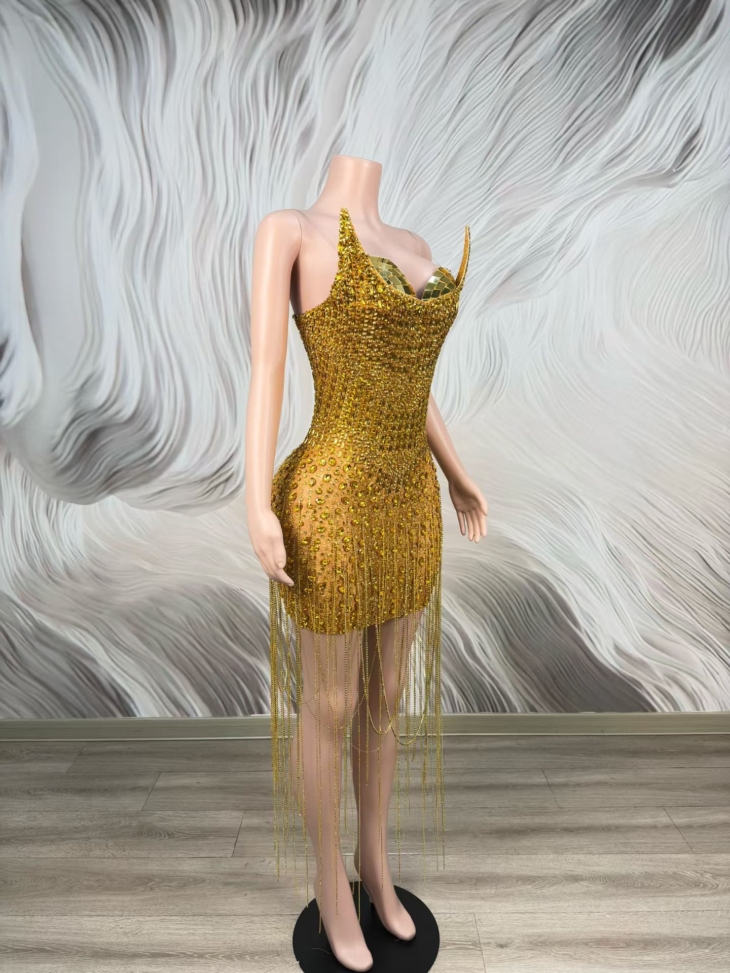 ชุดเดรสค็อกเทลสีทองหรูหราสำหรั - Sparkly Rhinestone Club Party Dress บทวิจารณ์และราคา